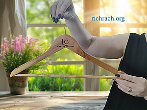 קולב עץ עם מיתוג אישי- חריטה בלייזר קולב עץ עם מיתוג אישי- חריטה בלייזר