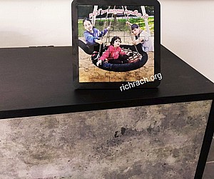 ����� ����