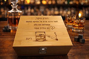 מארז מתנה יוקרתי לגבר- כוסות וויסקי ואבני וויסקי באריזה מפוארת מארז מתנה יוקרתי לגבר- כוסות וויסקי ואבני וויסקי באריזה מפוארת